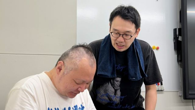 尿意のセコンド・ボクシングのセコンドのように鼓舞されたら尿意を我慢できるだろうか