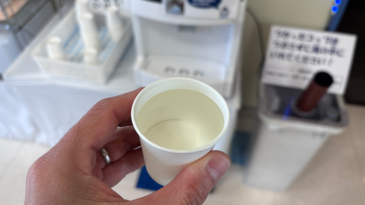 深いところの水は美味い？焼津で深海から汲んできた水を飲む