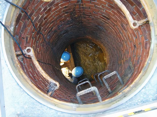 manhole4_photos_v2_x2.jpg
