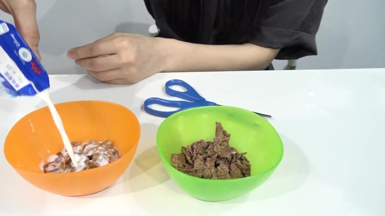 チョココーンフレークの高級版を発見！大人が食べるべき味とは？ - frame at 4m58s.jpg