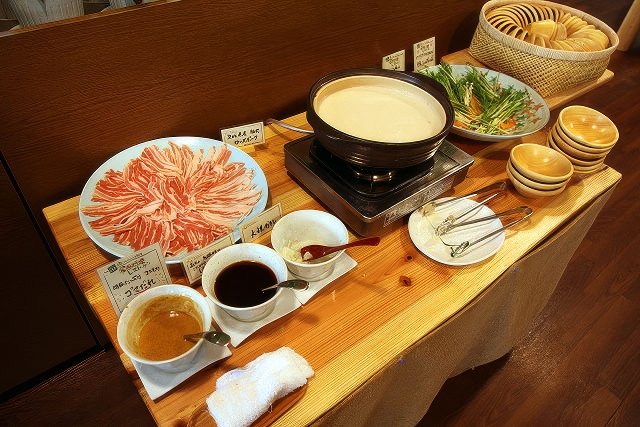 IMG_7108-topaz-standard v2-640w.jpeg