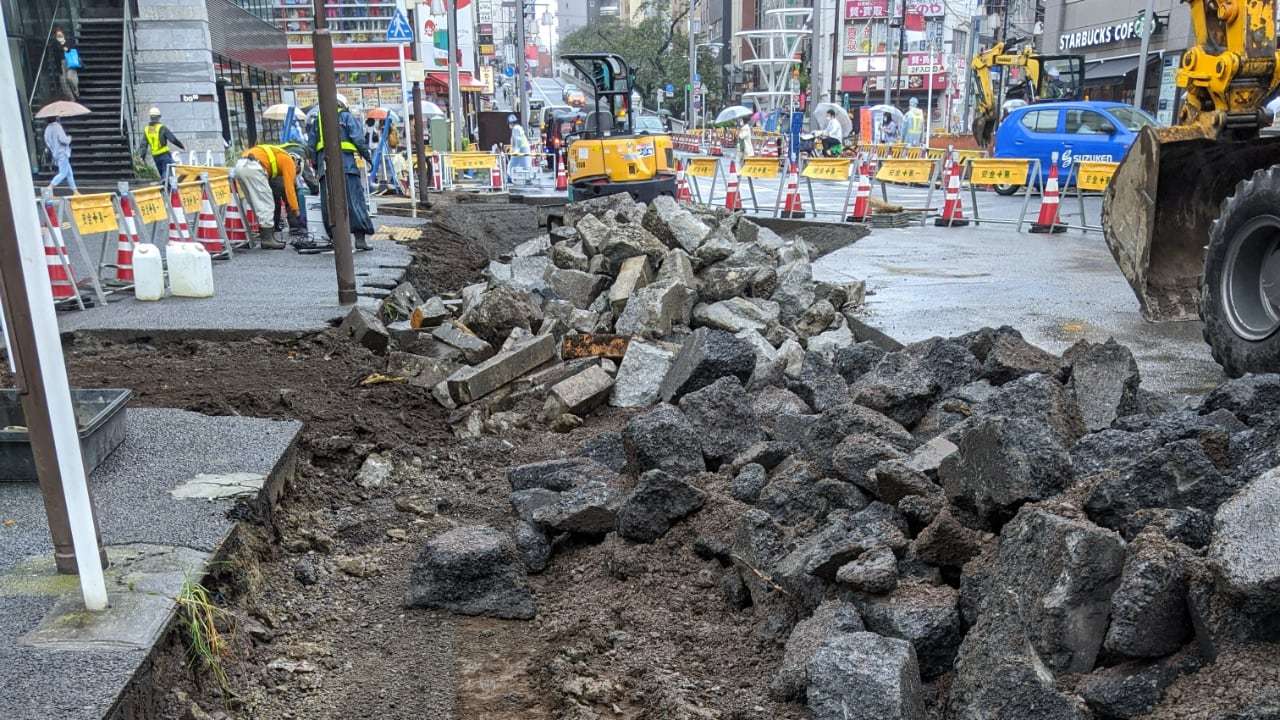 出くわした道路工事の完成後を見る 工事中→工事後を見て答え合わせ