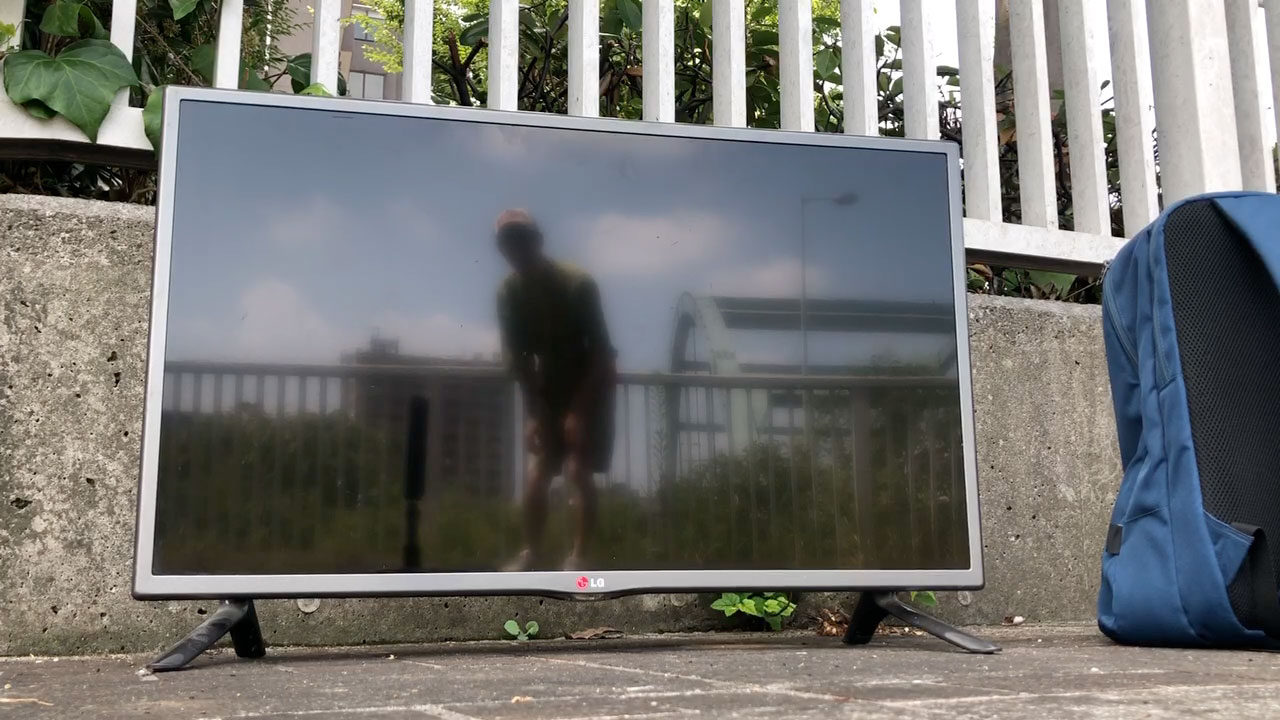 テレビにうつる