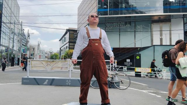 マイケル・ジャクソンのように2分間停止してみる