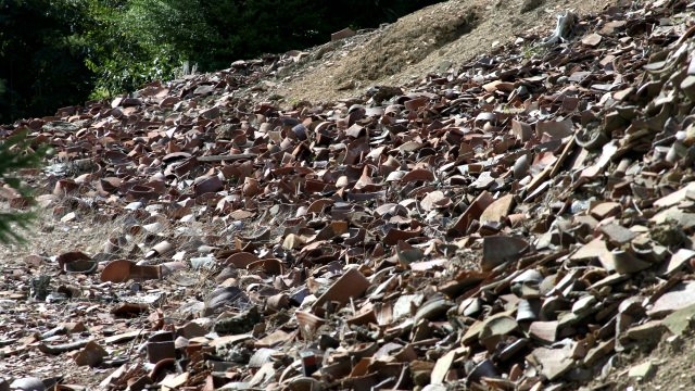 備前焼の里に残る窯跡が陶片山積みで凄い！ :: デイリーポータルZ