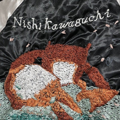 スカジャンの背中の刺繍を手縫いする