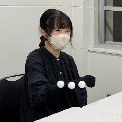 「入力中…」の動きを対面の会話で表現したい