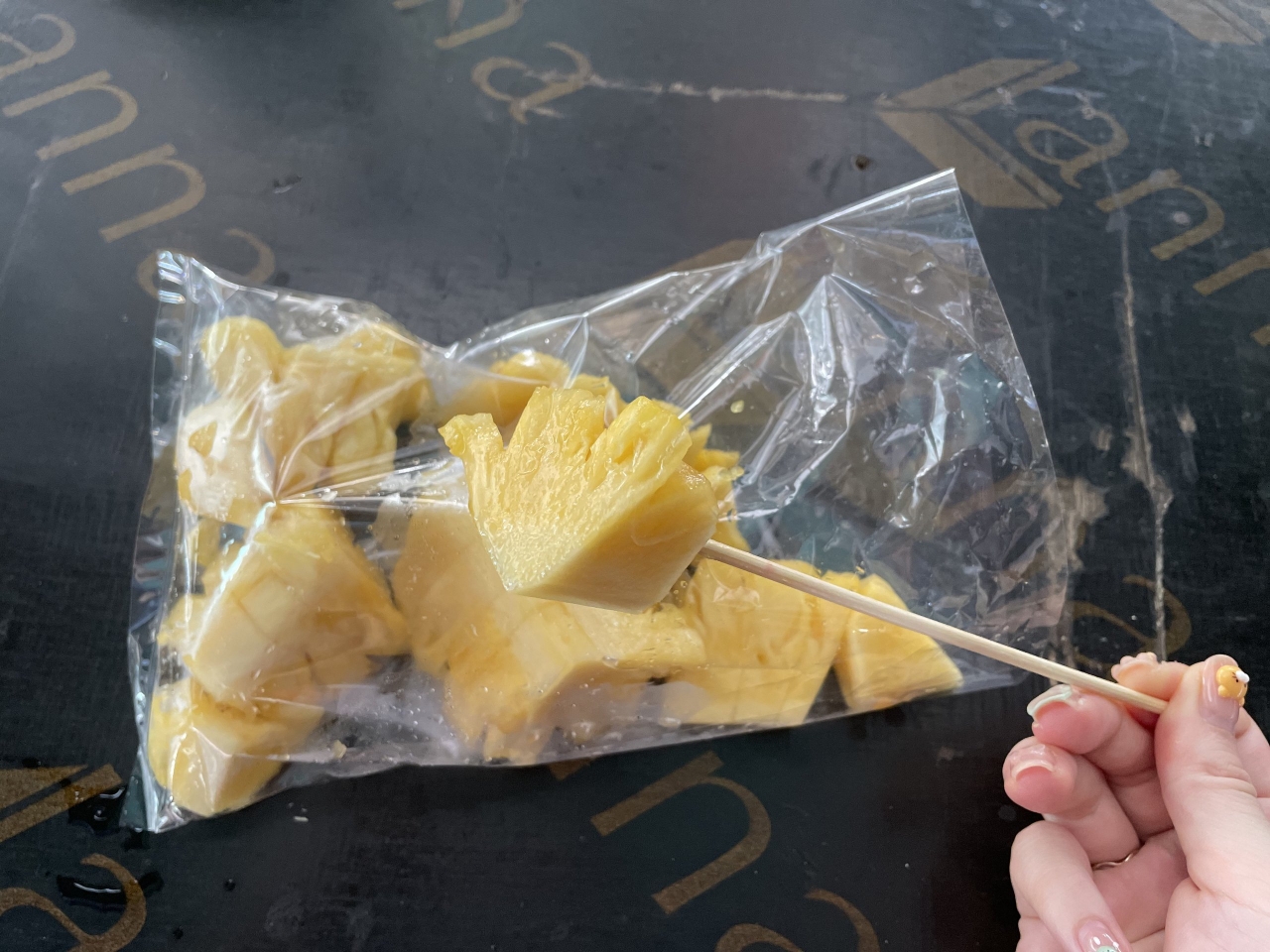 勝手に食べ放題_タイ_深森サラ_9.jpg