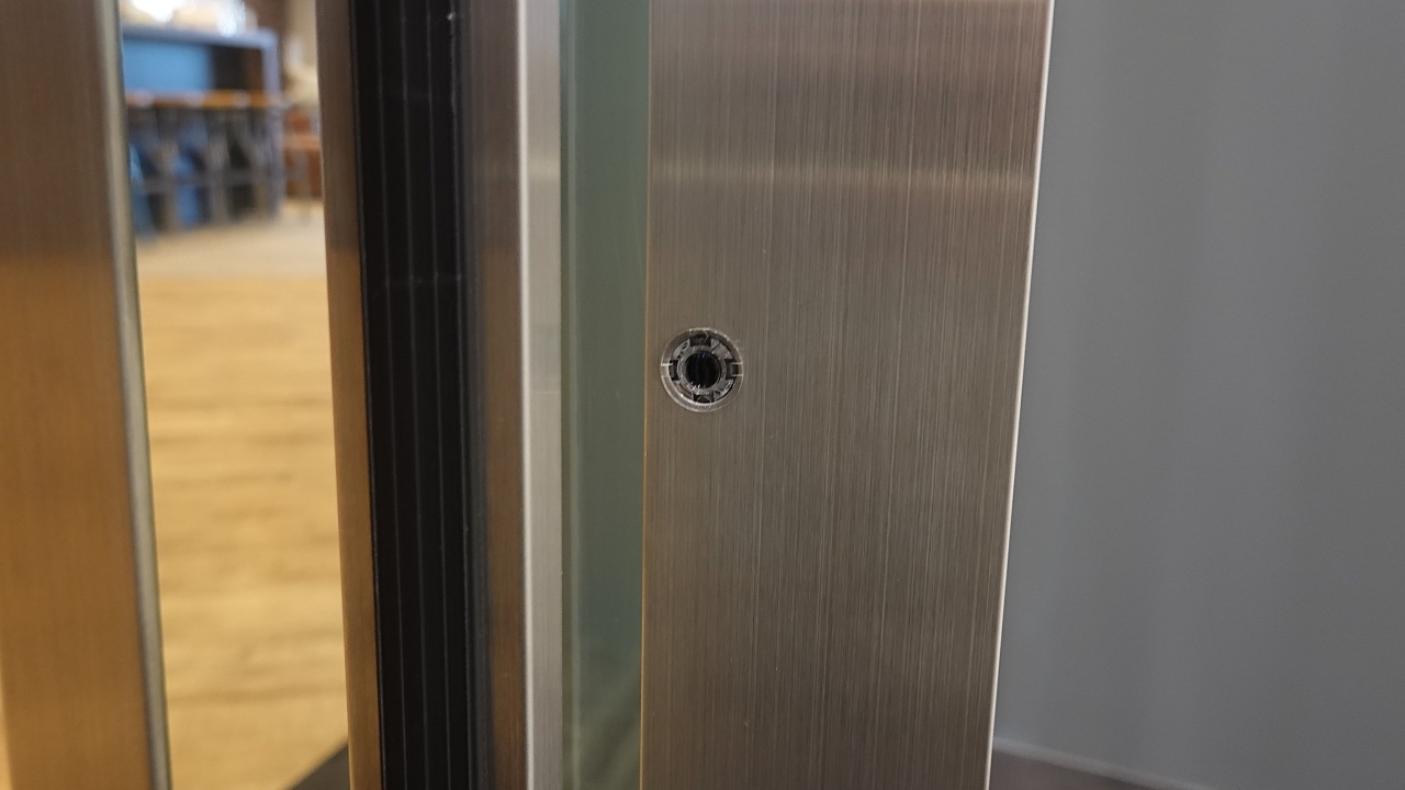 Automatic_door_109.JPG