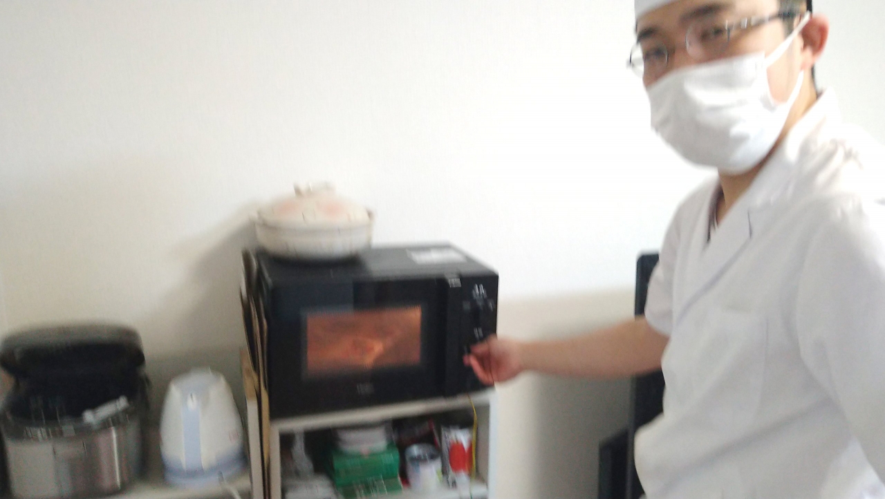 004_レンチンする寿司職人.JPG