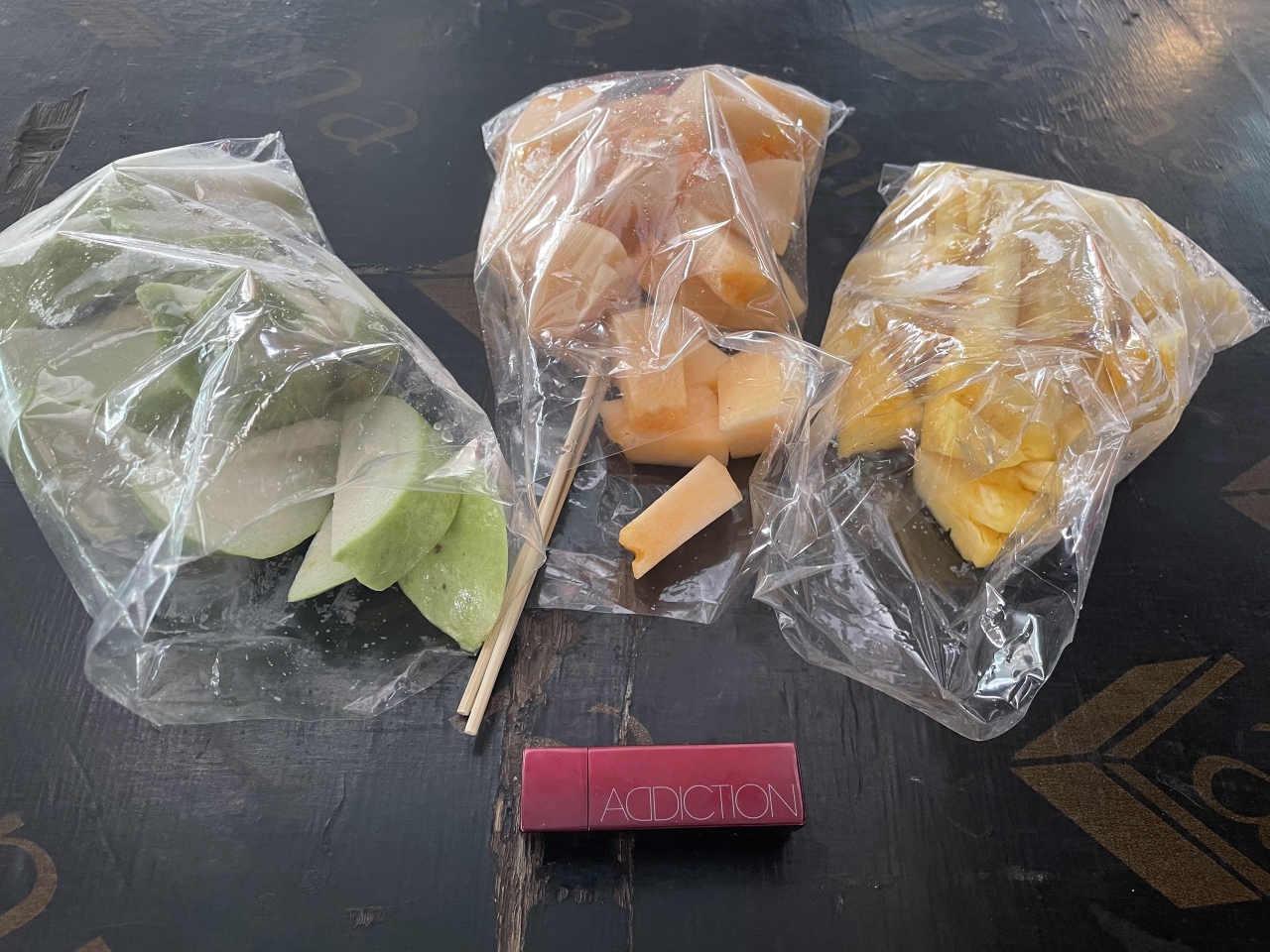 勝手に食べ放題_タイ_深森サラ_8.jpg