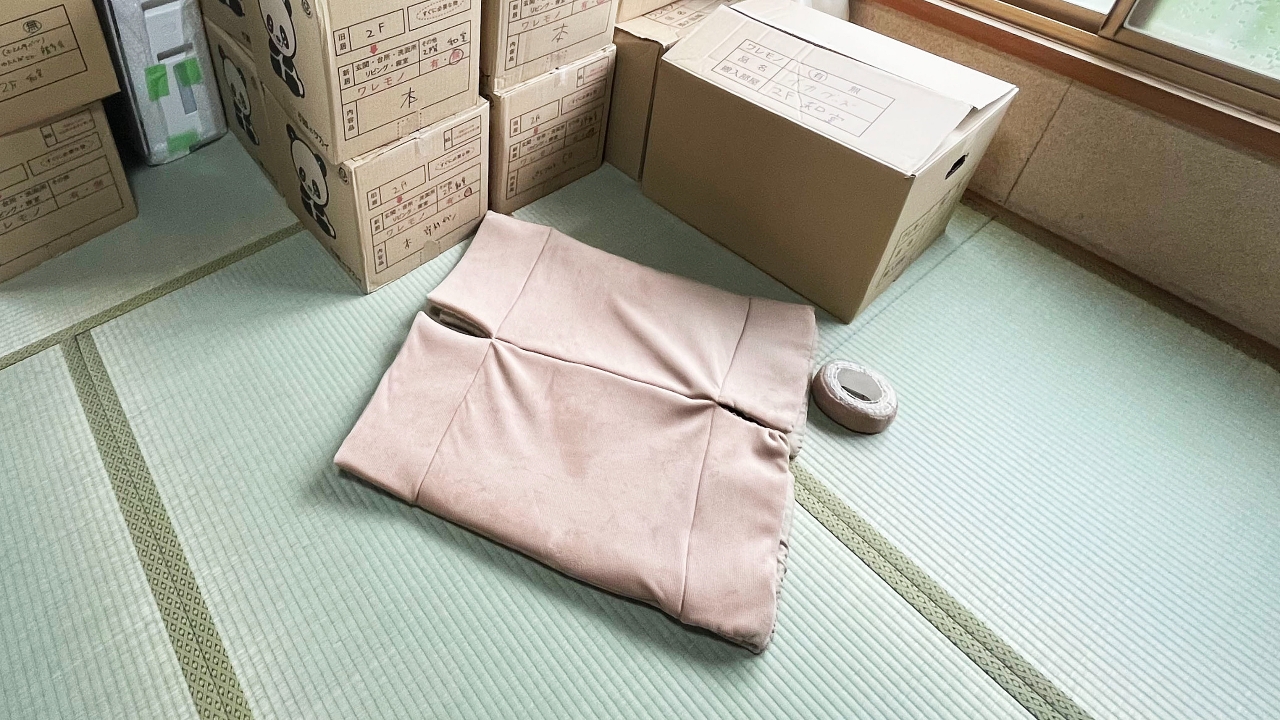 ダンボールのぬいぐるみを作る　引っ越し作業がはかどっているように見えるぬいぐるみ