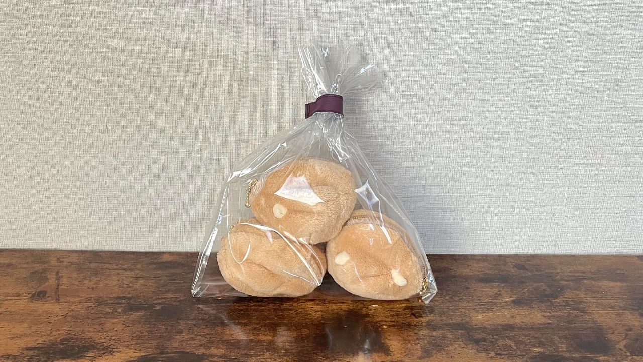 メークインじゃがいもの「メイク in ポーチ」つくる　袋にごろごろ入ったジャガイモのポーチ