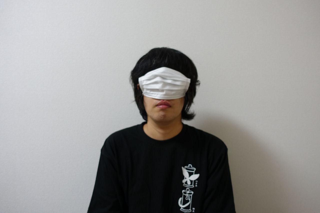 002_マスクを顔に.JPG
