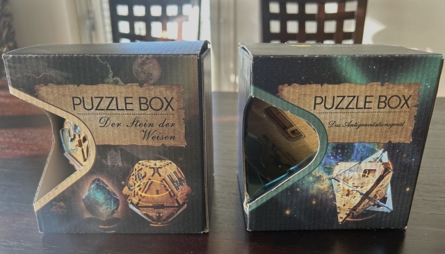 木製の箱とアクリル板が組み合わさった立体パズル「Puzzle Box」が 