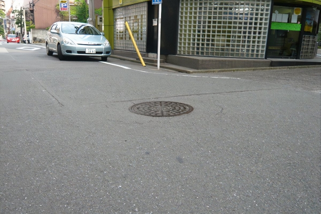 manhole3_photos_v2_x2.jpg
