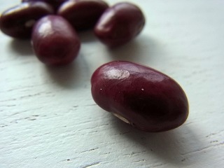普通の小豆よりかなり粒が大きい