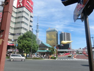 大通りに面し、東京スカイツリーにも近い。飲食店としては最高の立地