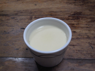 さっきより丁寧に混ぜ、慎重に蒸したせいか、ものすごく 綺麗な仕上がりに。それとも牛乳の影響でしょうか。