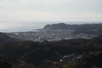山と海に取り囲まれた鎌倉の地形が良く分かりますな