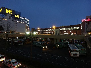 にぎやかな仙台駅前