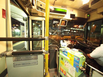 豊洲からはバスの特等席＝左の１番前で。