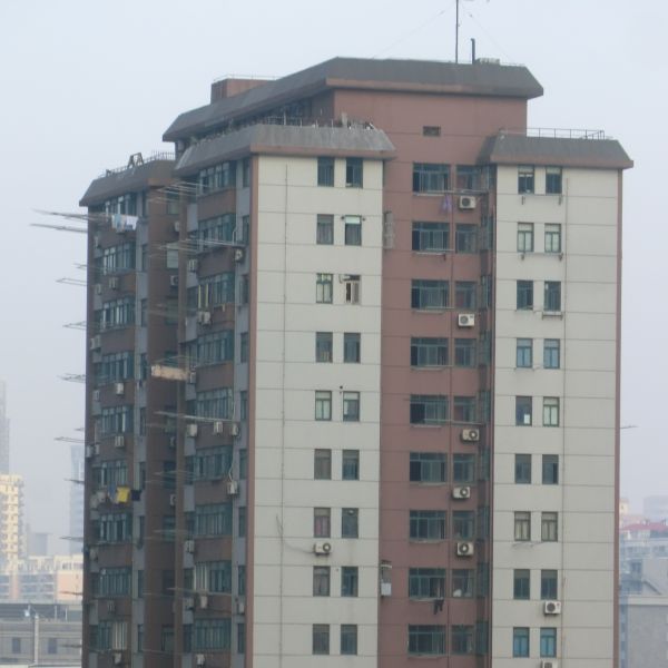 どれだけ高い高層マンションだろうと庶民の臭いがある。日本のベイサイドの高層マンションから山形で一番高いマンションまで真似てみてはどうだろうか。。