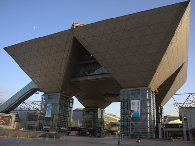 巨大な逆三角形といえば東京ビッグサイト。 