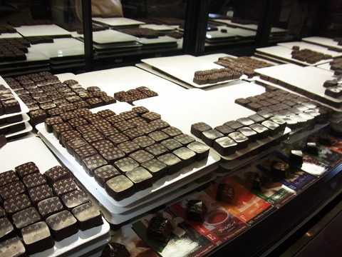 チョコの表面にはアルファベットが書かれていて、26種の味ある。これでメッセージを作って渡す事もできるのだ