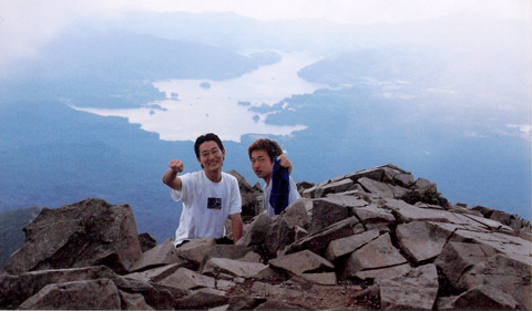 というわけで12年前に山頂に集合したのは加藤とシュン、２人のみ。