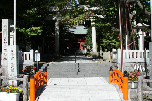 立派なたたずまいの須走浅間神社