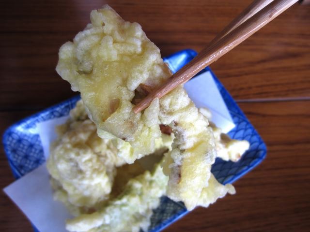 ああ、こんな、まつたけのでっかい天ぷら、人生でもう食べないんだろうな。