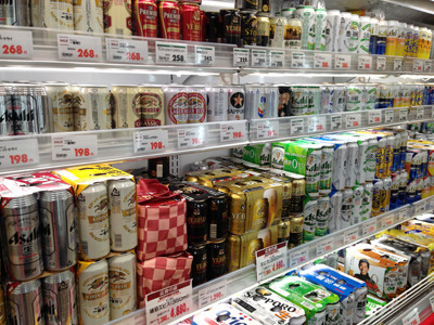 スーパーでもコンビニでも日本の缶ビールは今日も冷えている