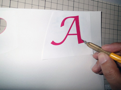 厚紙で切り文字。もちろんピンク。