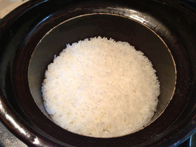 ちなみに我が家は土鍋炊飯。米の銘柄はその都度違うが、今回は京都の「きぬひかり」を使用。