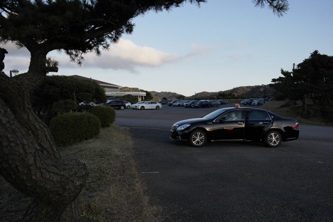 ビュースポットに着いた。箱根くらかけゴルフ場の駐車場だ。