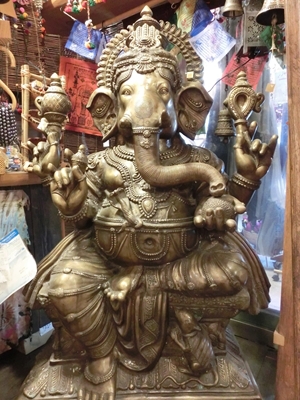 ヒンドゥー教の神。学問と商売の神様だ