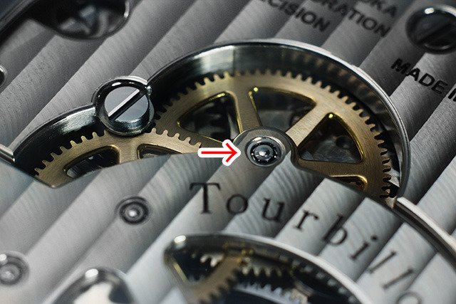 この極小のボールベアリングが製品に使われたのもおそらくこの時計が初めてなのだとか。