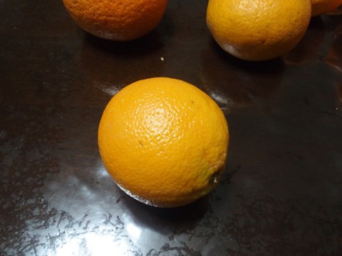バレンシアオレンジ。オレンジと言えばこれ！という人も多いのでは。