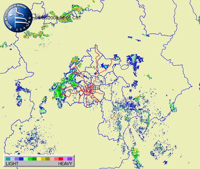 北京五輪開会式のときの雨雲レーダー（北京市気象局）。画面中央が北京。西から近づく大きな雨雲がこのあと消えた。