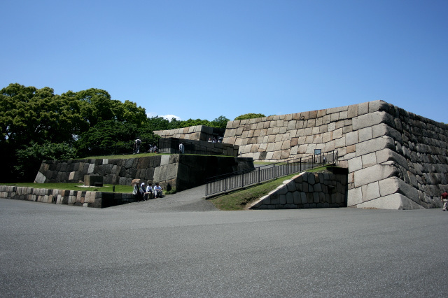 東京でいえば、その中心にたたずむ江戸城跡が特別史跡