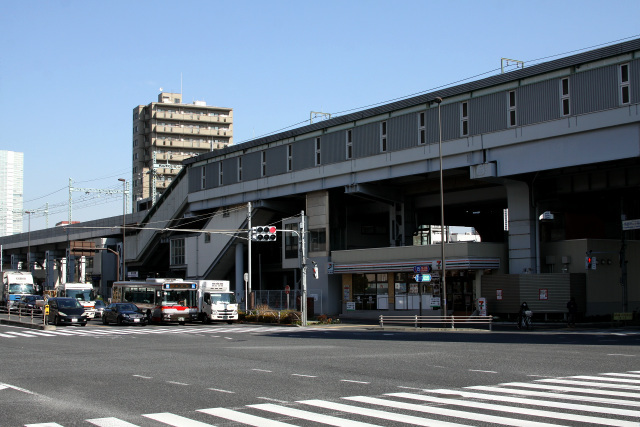 最寄駅は京急の「新馬場駅」