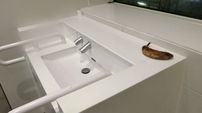 トイレにバナナが置いてあった。きっと、ゴリラが手を洗う時に置いていったのだと思う。