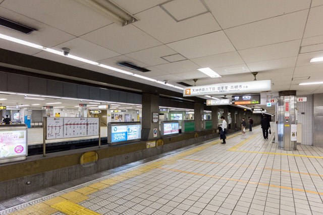 同じ堺筋線だが、日本橋駅はぜんぜん違う香りがする！