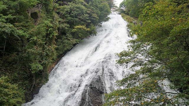 奥日光を代表する名瀑・湯滝