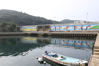 日本初の「海中ダム」なるものもあった。