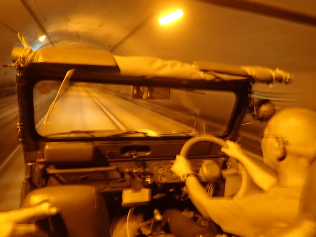 トンネルでラース・フォン・トリアーの映画みたいになった。