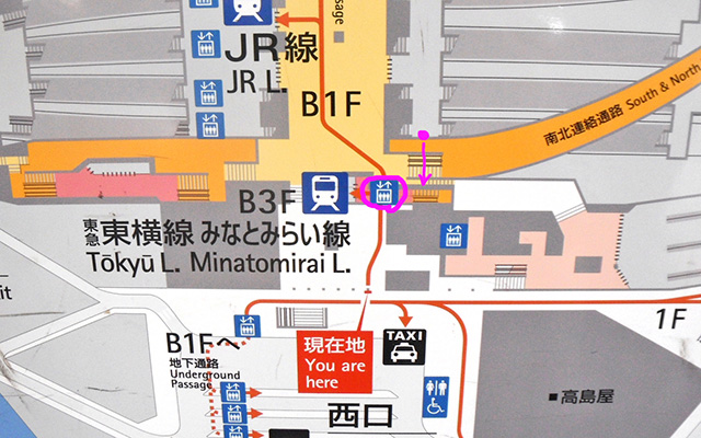 ●印が横須賀線ホーム上の自販機の場所だ。紛らわしいが“南北連絡通路”は地下の話