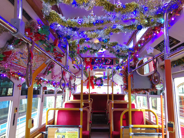 クリスマスが助走をつけて殴りかかってくるイルミネーションバスに乗る デイリーポータルz