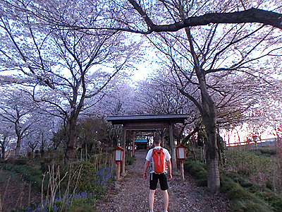 5時頃。約60km地点、茨城県古河市柳橋の香取神社寄り道。